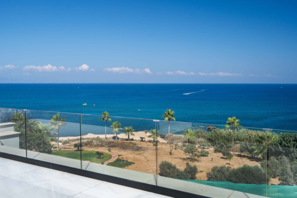 Pafos czy Larnaka: co wybrać do życia?