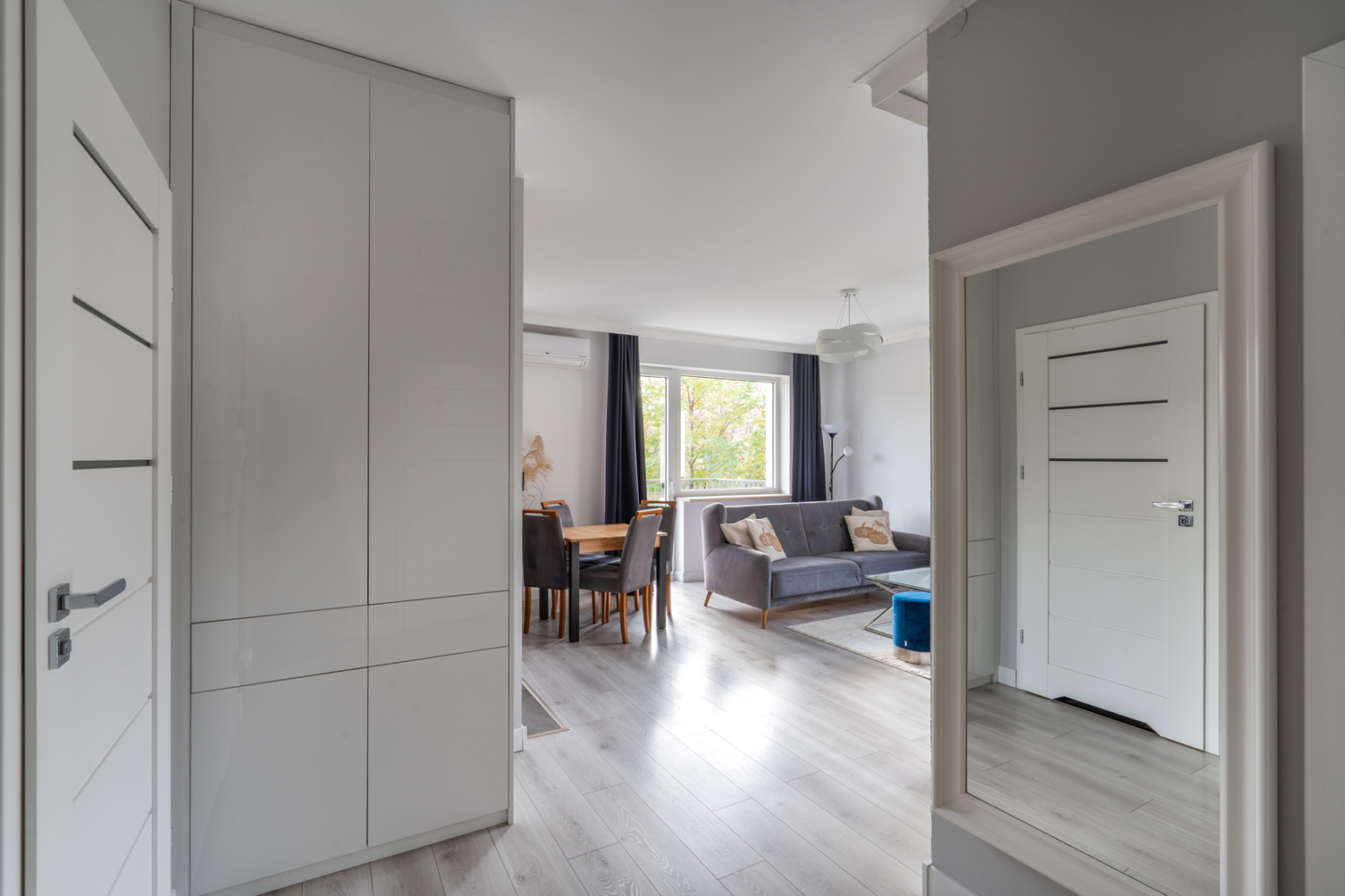 Mieszkanie – Mazowieckie – Warszawa – 1669/7447/OMS