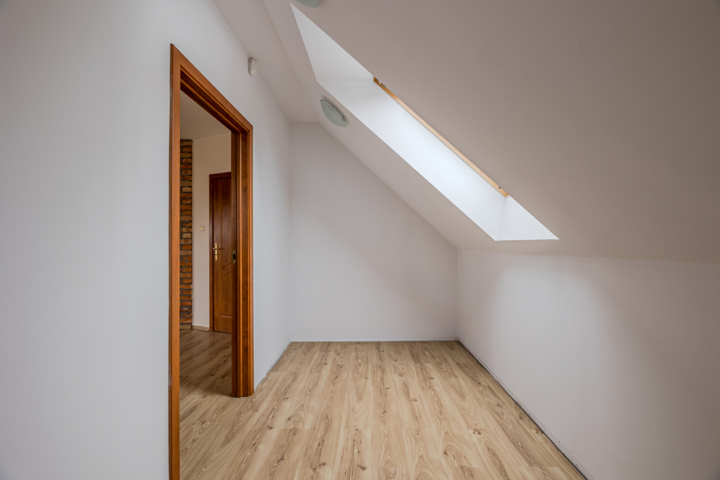 Dom – Mazowieckie – Ustanów – 458/7447/ODS